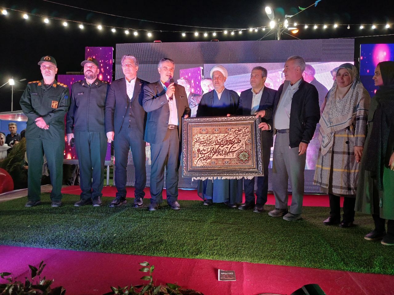 با حضور استاندار مرکزی آیین اختتامیه سومین جشنواره ملی انار برگزار شد