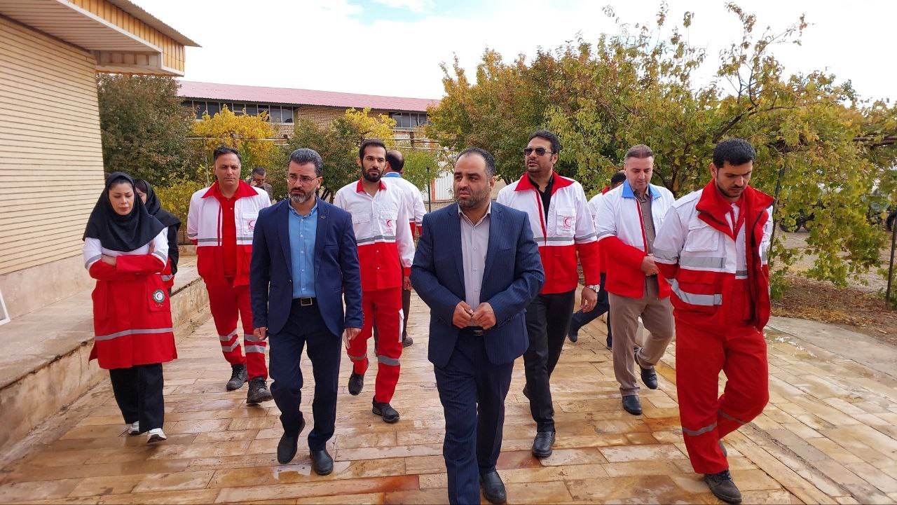 بازدید از انبار امدادی پایگاه امداد جاده‌ای هلال‌احمر شهرستان محلات