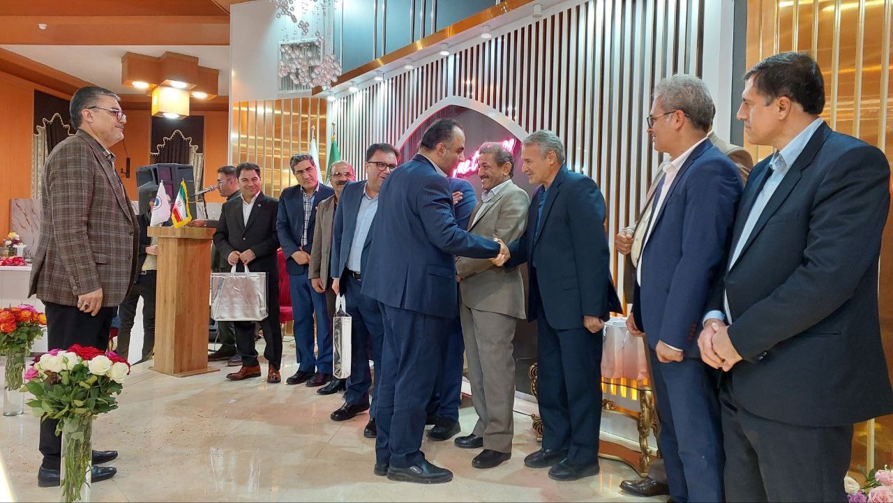 جشن بزرگ خانواده بیمه ایران در محلات برگزار شد.