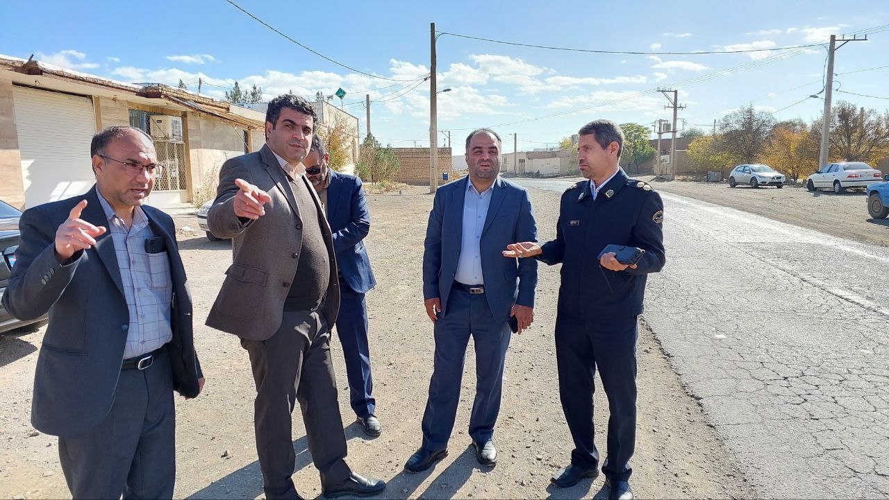 بازدید میدانی و جلسه هماهنگی اجرای طرح تعریض و افزایش ایمنی جاده روستای مزور برگزار شد.