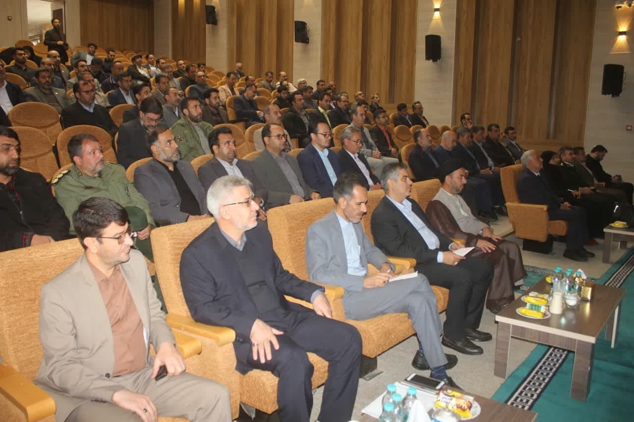 جلسه شورای اداری شهرستان خمین به ریاست استاندار مرکزی