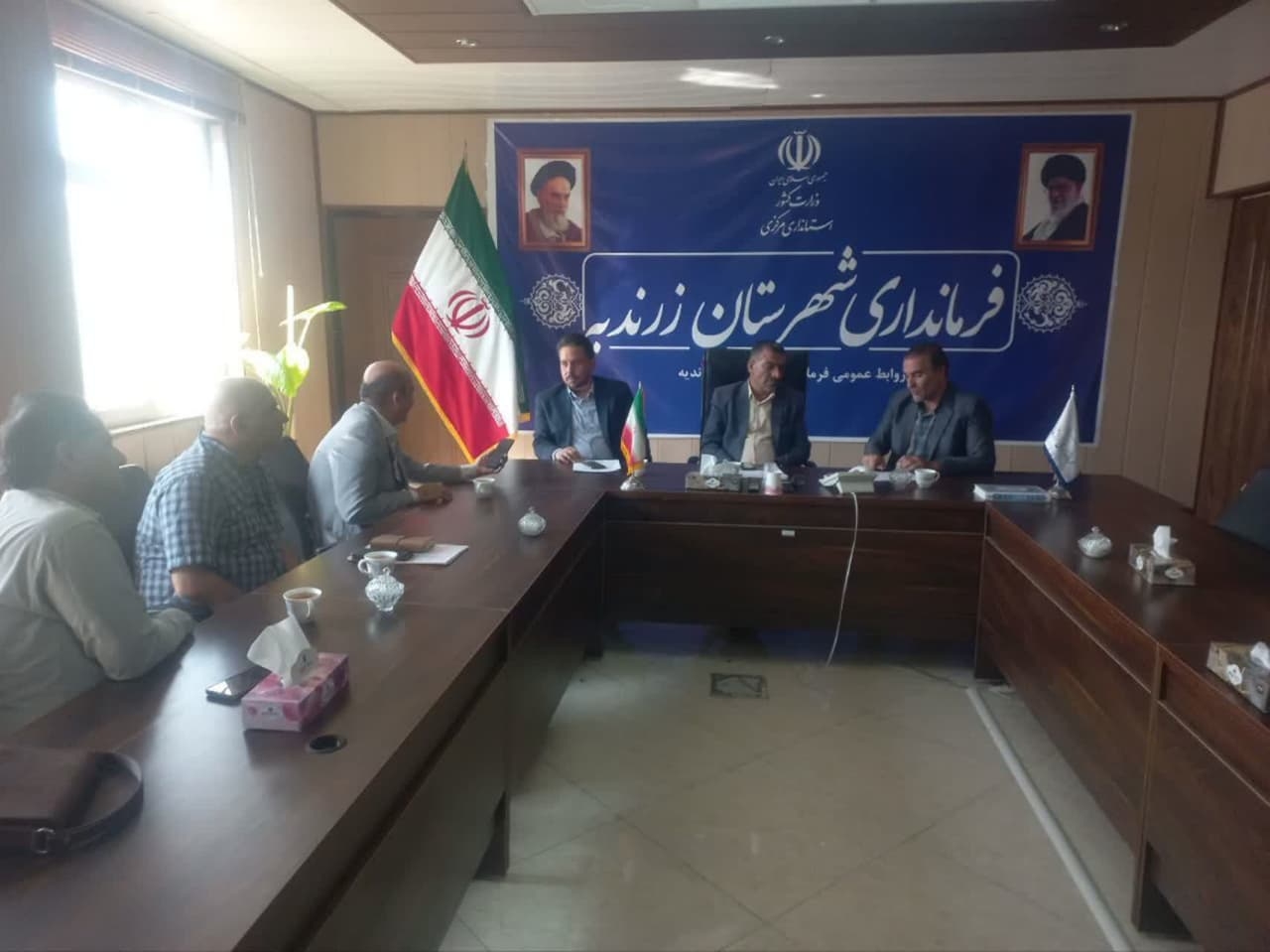 جلسه پیگیری رفع مشکلات راه های بخش زاویه