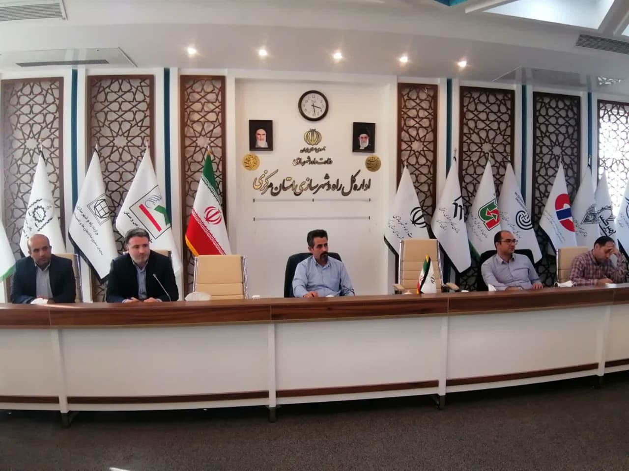 برگزاری جلسه بررسی مشکلات نهضت ملی مسکن در شهر ساوه