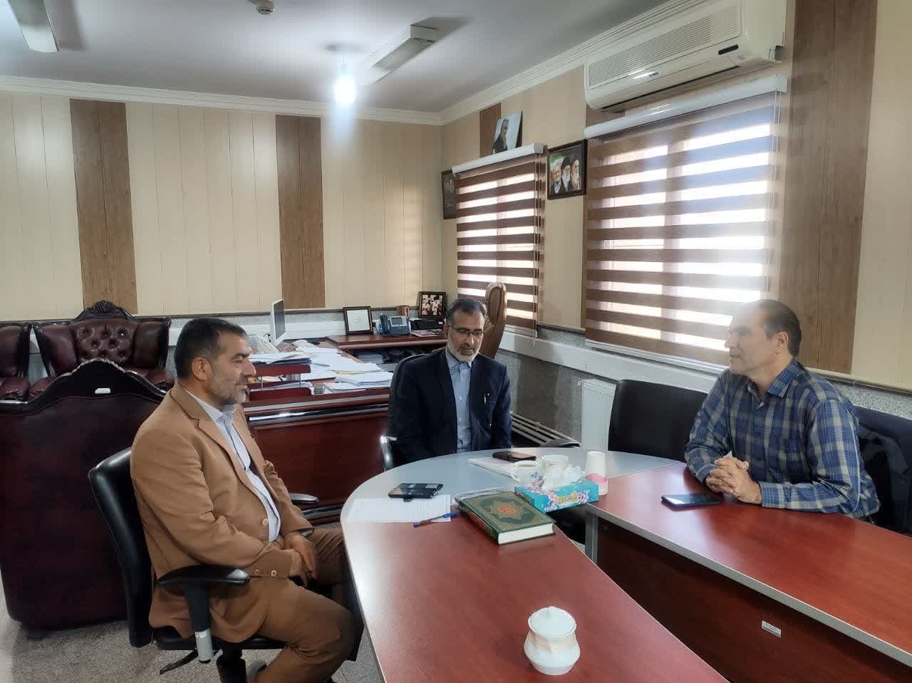 دیدار مدیرکل دفتر هماهنگی امور اقتصادی استانداری با فرماندار