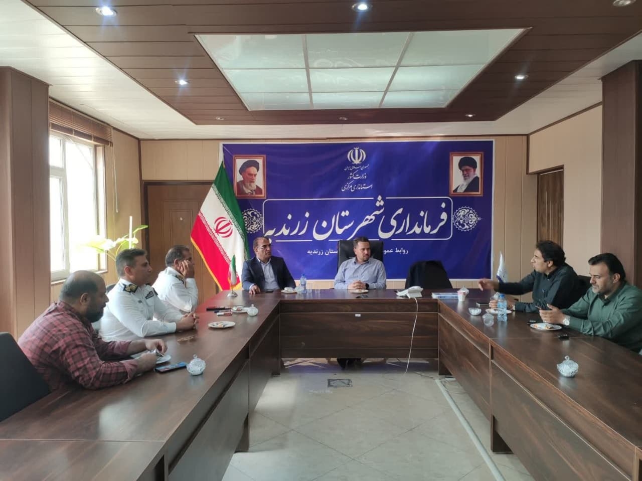 جلسه بررسی مسائل و مشکلات فنی راه های شهری و روستایی