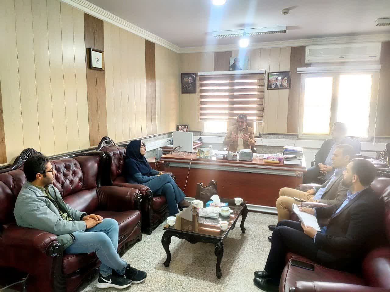 جلسه بررسی زمین‌های وقفی شهر زاویه