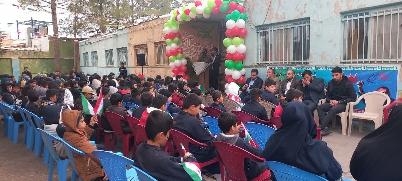 نواخته شدن زنگ استکبار ستیزی در آموزشگاه شهدای زاویه همزمان با سراسر کشور