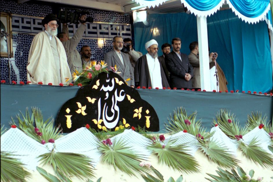 امروز ۲۸ آبان‌ماه مصادف با سالروز سفر تاریخی حضرت آیت الله خامنه‌ای رهبر معظم انقلاب اسلامی ایران در سال ۱۳۷۹ به شهر ساوه است.