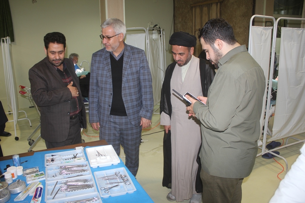 فرماندار و امام جمعه خمین از روند فعالیت گروه جهادی پزشکی در شهرستان بازدید نمودند