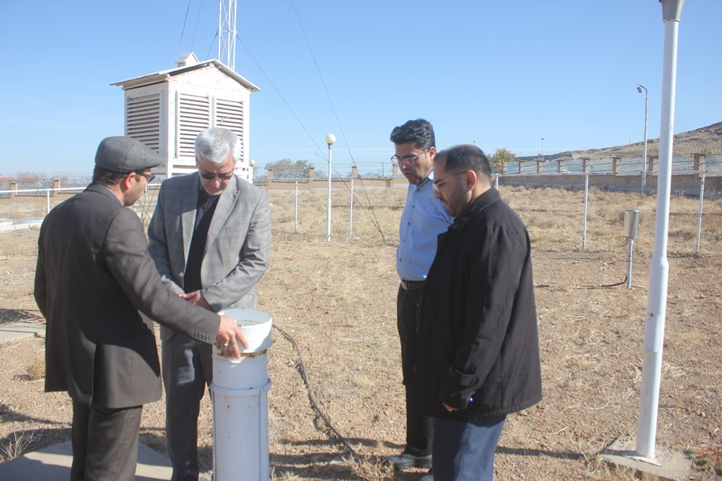 فرماندار از ادارات هواشناسی و شرکت پخش فرآورده های نفتی شهرستان خمین بازدید کرد