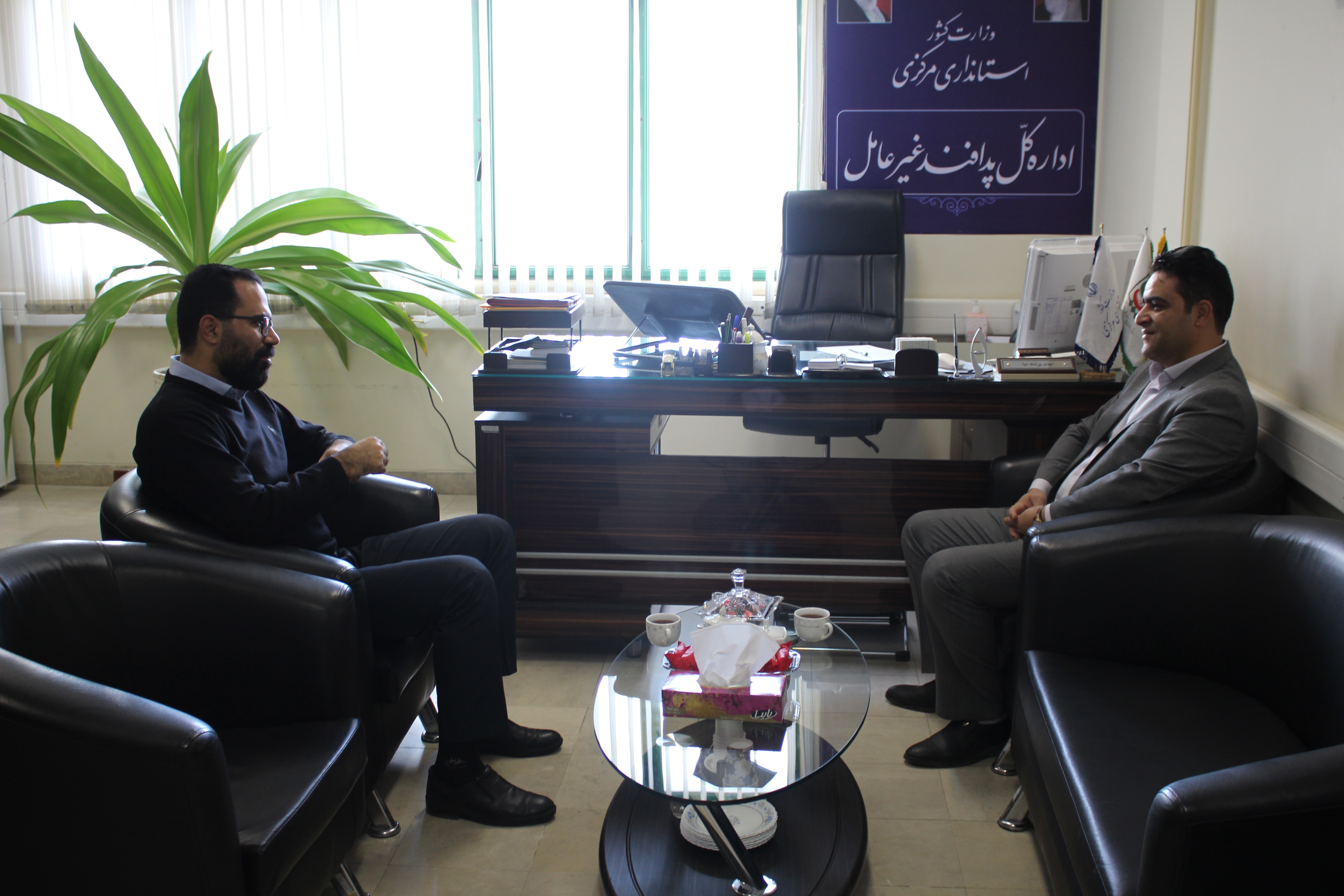 نشست و دیدار پزشگ نیا مدیرکل محترم پدافند غیرعامل با آقای لنجابی مدیرکل محترم نوسازی،توسعه و تجهیز مدارس استان مرکزی