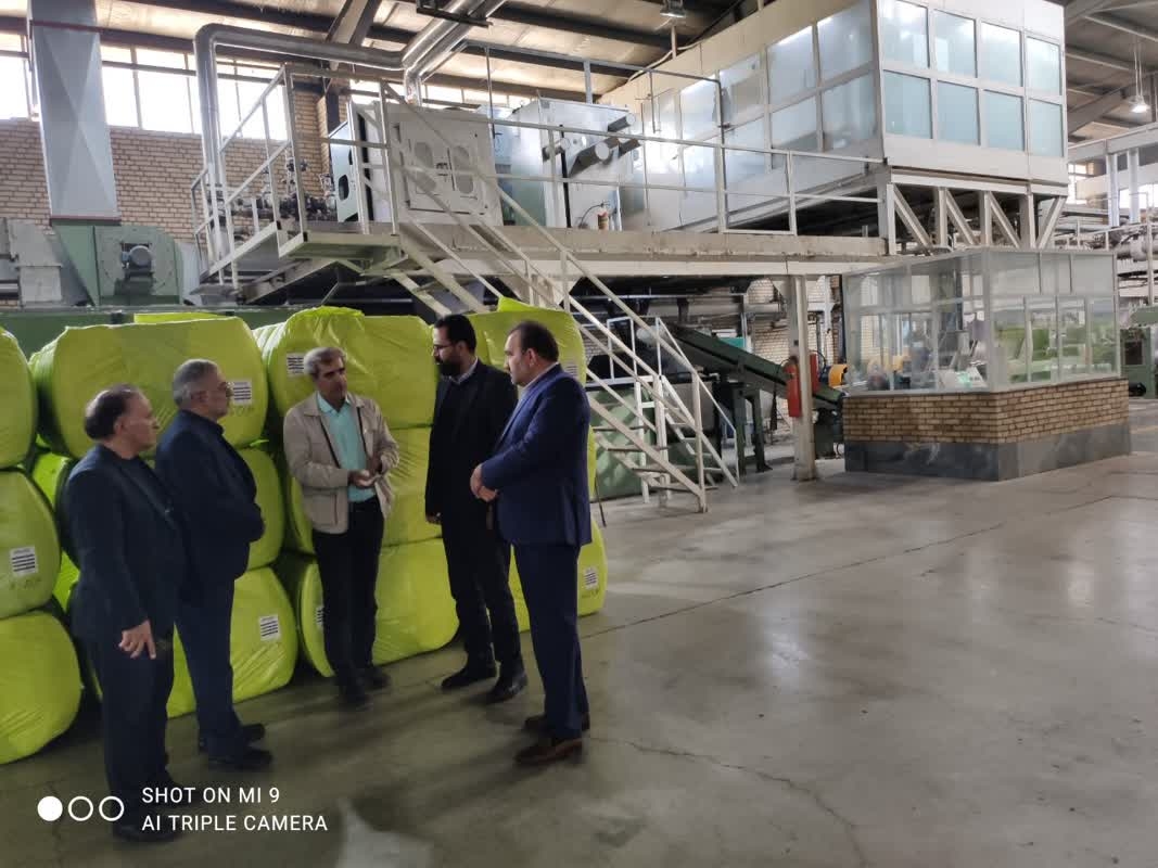 بازدید پزشگ نیا مدیرکل محترم پدافند غیر عامل به همراه هیئت و جناب آقای قاسمی فرماندارمحترم شهرستان دلیجان از شرکت بافتینه پارس دلیجان.