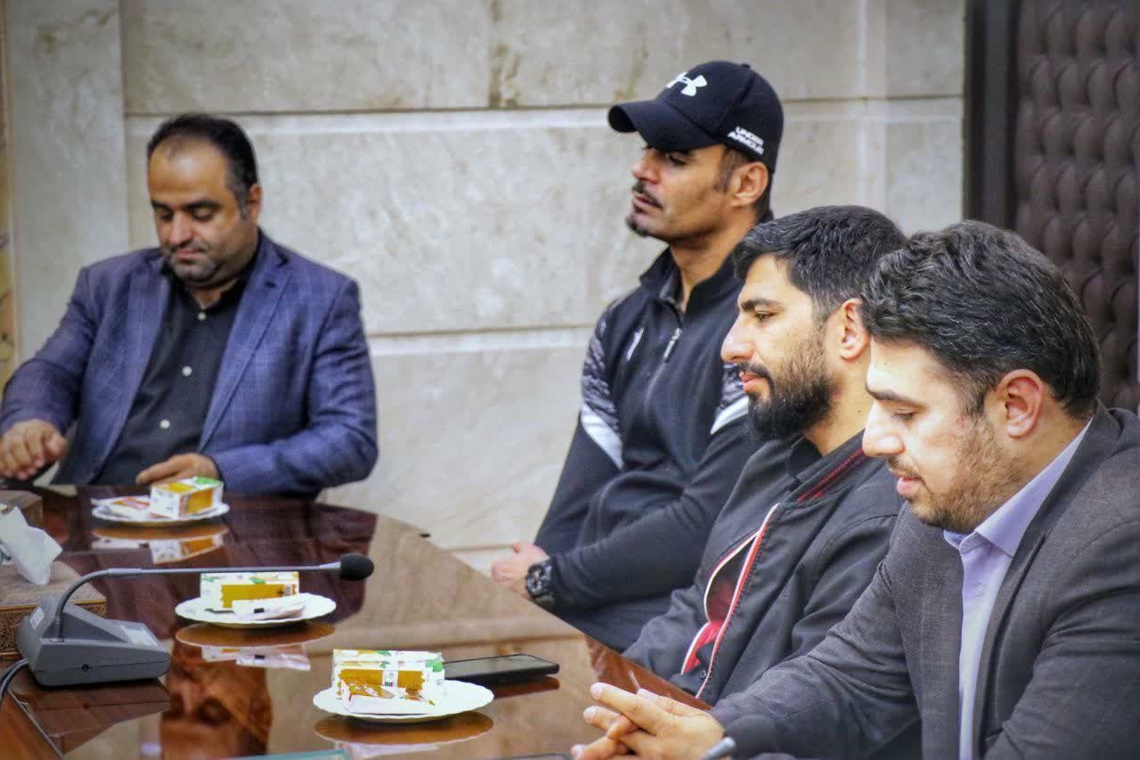 تجلیل از قهرمان المپیک محلاتی