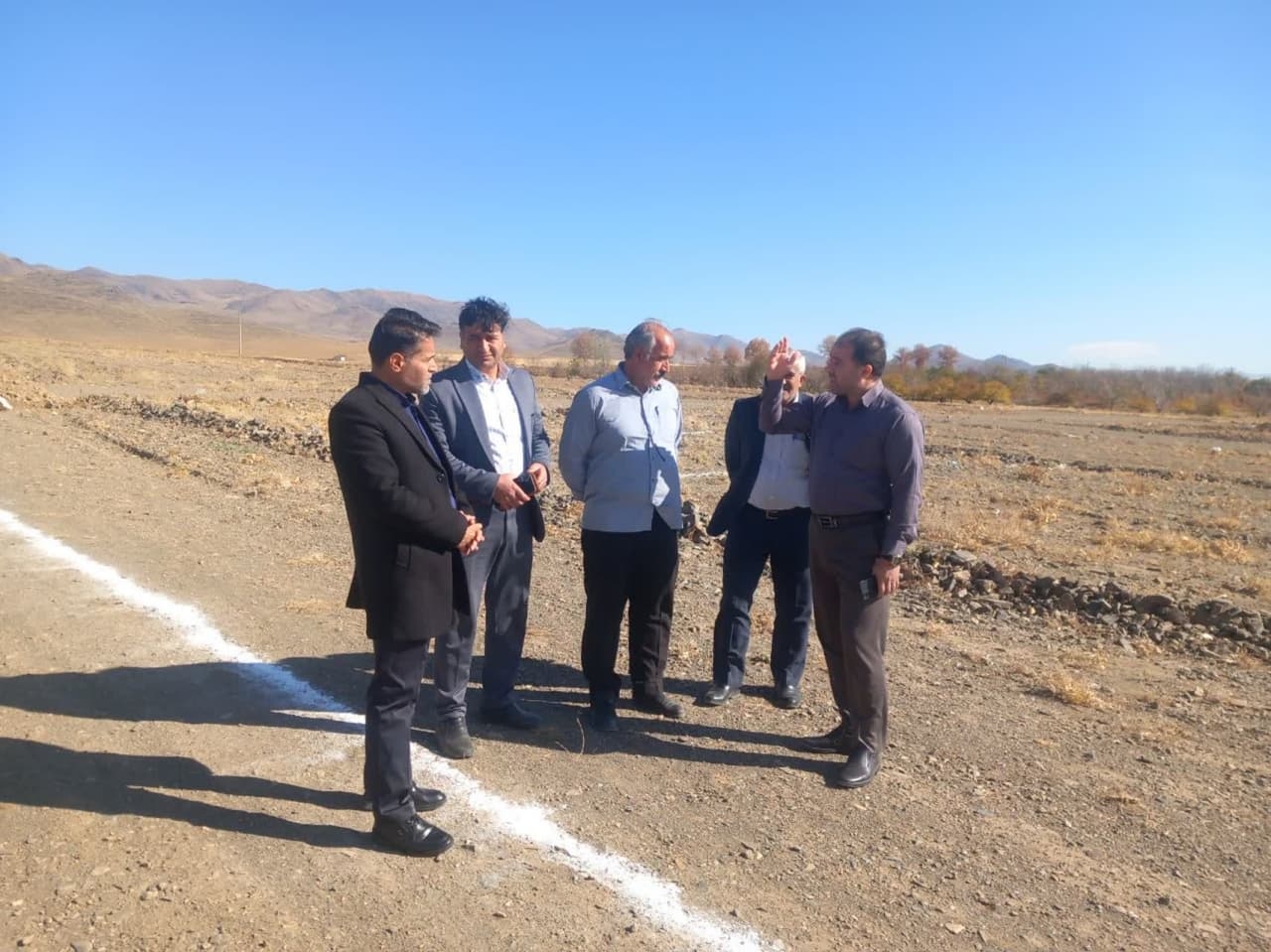 بررسی آخرین وضعیت مسکن خانواده های شهداء در بازدید فرماندار