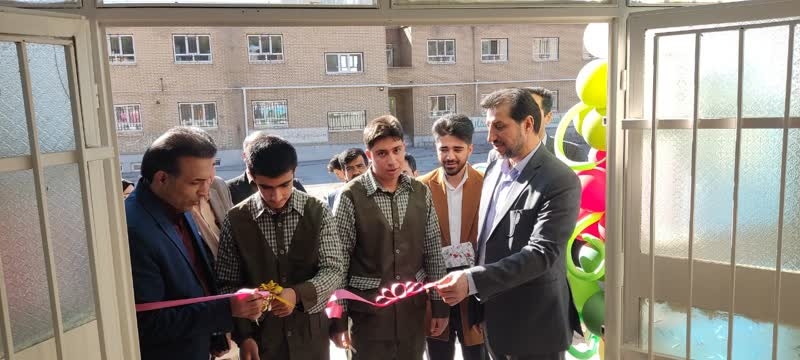 ️آیین بهره برداری از ساختمان جدید مدرسه استثنایی عارف با حضور مهندس وروانی فراهانی فرماندار ، حجت الاسلام و المسلمین دانشی امام جمعه،شهردار،مدیر آموزش و پرورش  و سایر مسئولین شهرستان  برگزار گردید.