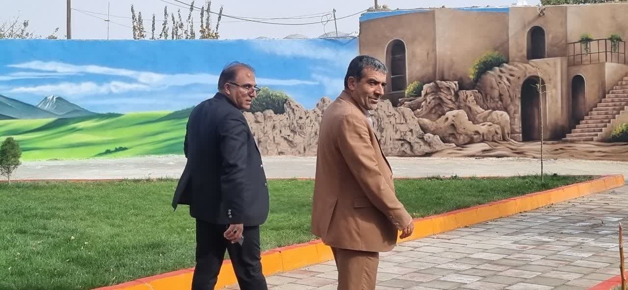 بازدید از ادامۀ عملیات اجرای دیوار نگارۀ بوستان نوجوان