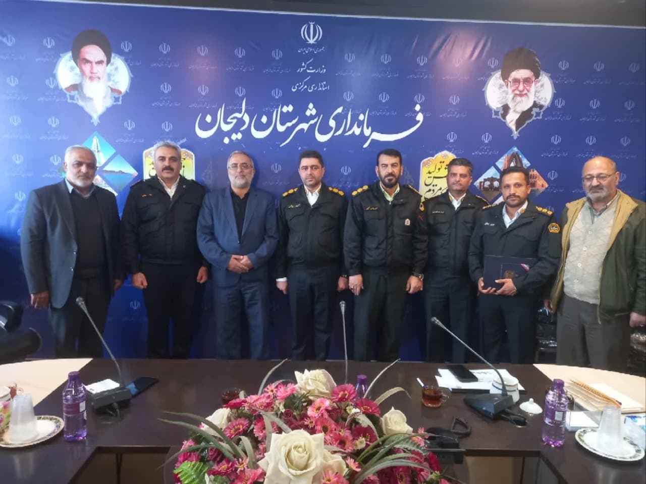 جلسه هماهنگی شورای ترافیک شهرستان دلیجان روزچهارشنبه 
مورخ۱۴۰۳/۰۹/۱۴

جلسه شورای ترافیک باحضور فرماندارشهرستان،بخشدارمرکزی شهرستان دلیجان،رئیس پلیس راهور استان مرکزی، فرمانده نیروی انتظامی، واعضاجلسه برگزار شد
مراسم تودیع ومعارف پلیس راهور شهرستان 
🔶اهم مصوبات جلسه
🔷رفع مشکل گره های ترافیکی شهر دلیجان 
🔷اسقراردوربین های پایش سرعت داخل شهری
🔶ودیگرمسائل ترافیکی شهرستان مورد بررسی قرارگرفت