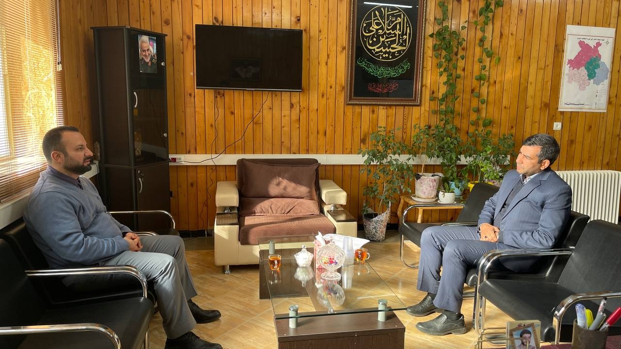 دیدار سرپرست اداره تعاون، کار و رفاه اجتماعی شهرستان شازند با سرپرست معاونت سیاسی، امنیتی و اجتماعی فرمانداری