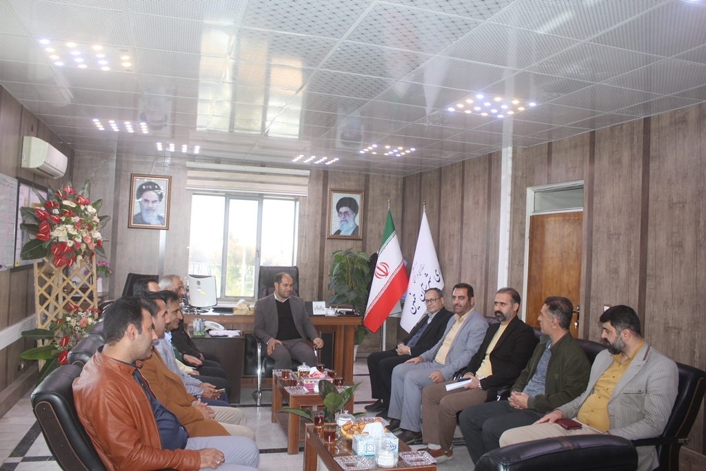 روسای تعدادی از ادارات شهرستان با سرپرست فرمانداری خمین دیدار کردند