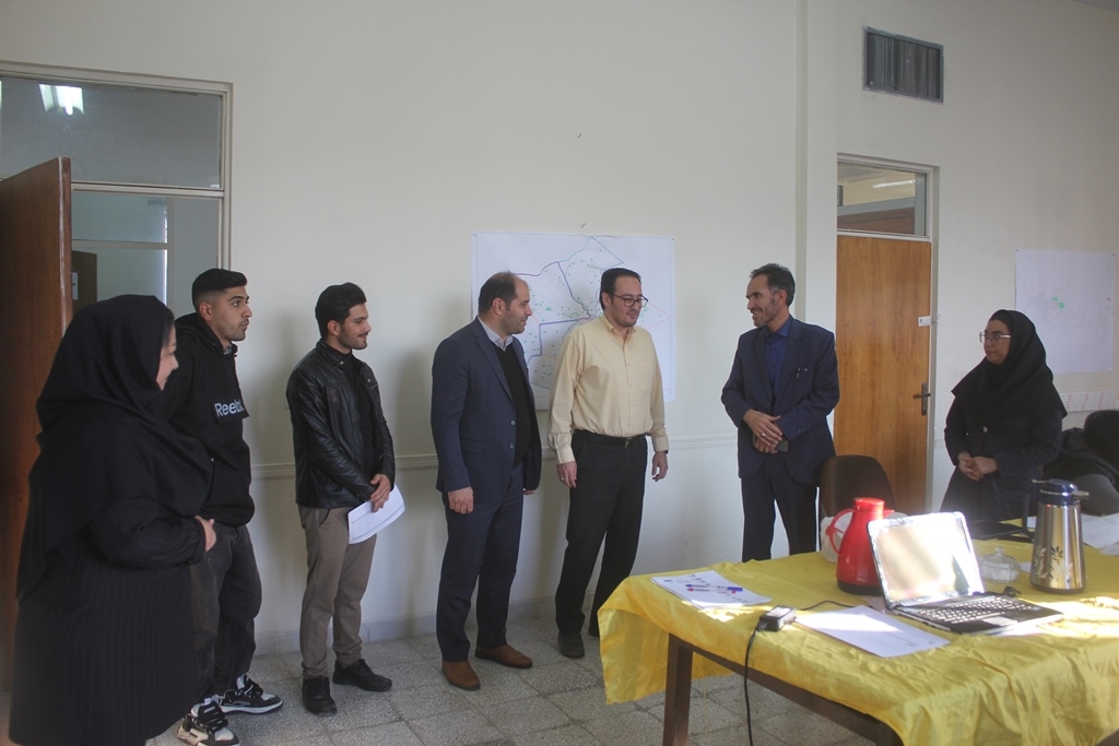 سرپرست فرمانداری و نماینده مردم خمین در مجلس از ستاد سرشماری عمومی کشاورزی شهرستان بازدید کردند