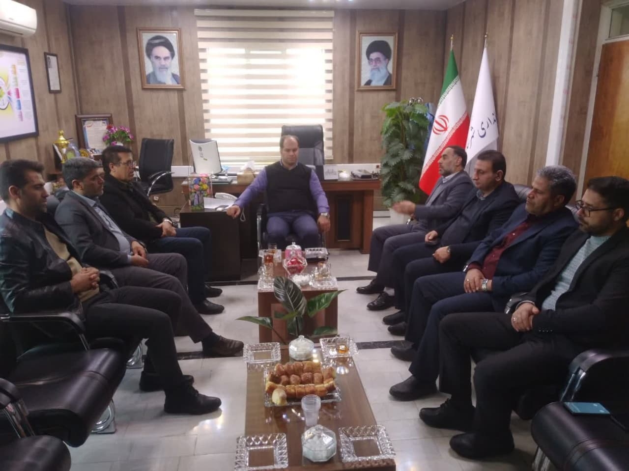 رئیس و اعضای شورای شهر قورچی باشی و بخشدار کمره با فرماندار خمین دیدار کرد
