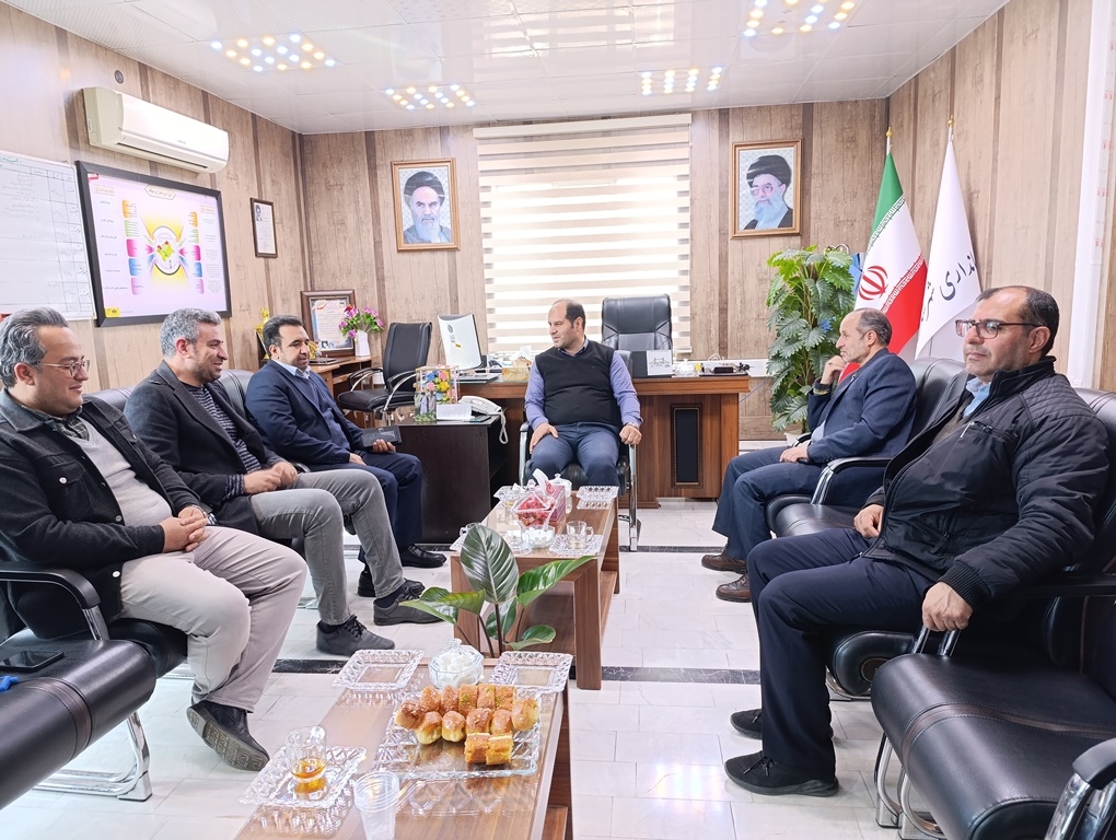 نشست تعدادی از روسای ادارات شهرستان با سرپرست فرمانداری خمین برگزار شد