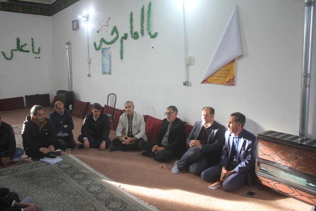 نشست بررسی مسائل و مشکلات روستاهای دهستان حمزه لو شهرستان خمین برگزار شد