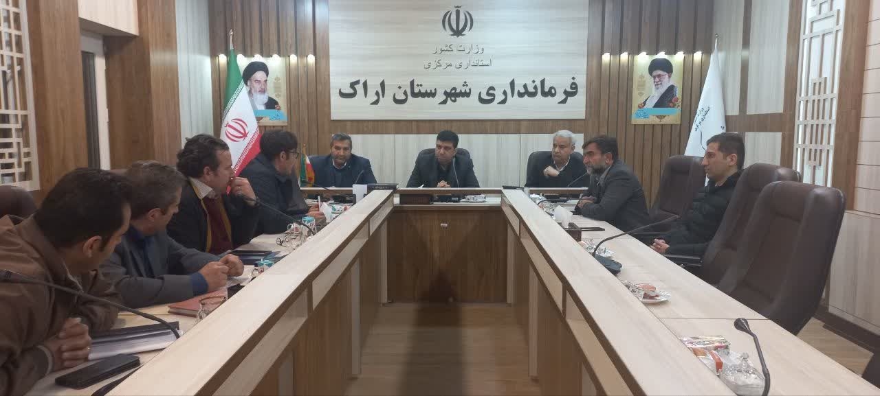 نشست تعدادی از صنعتگران ناحیه صنعتی خیر آباد با فرماندار شهرستان اراک