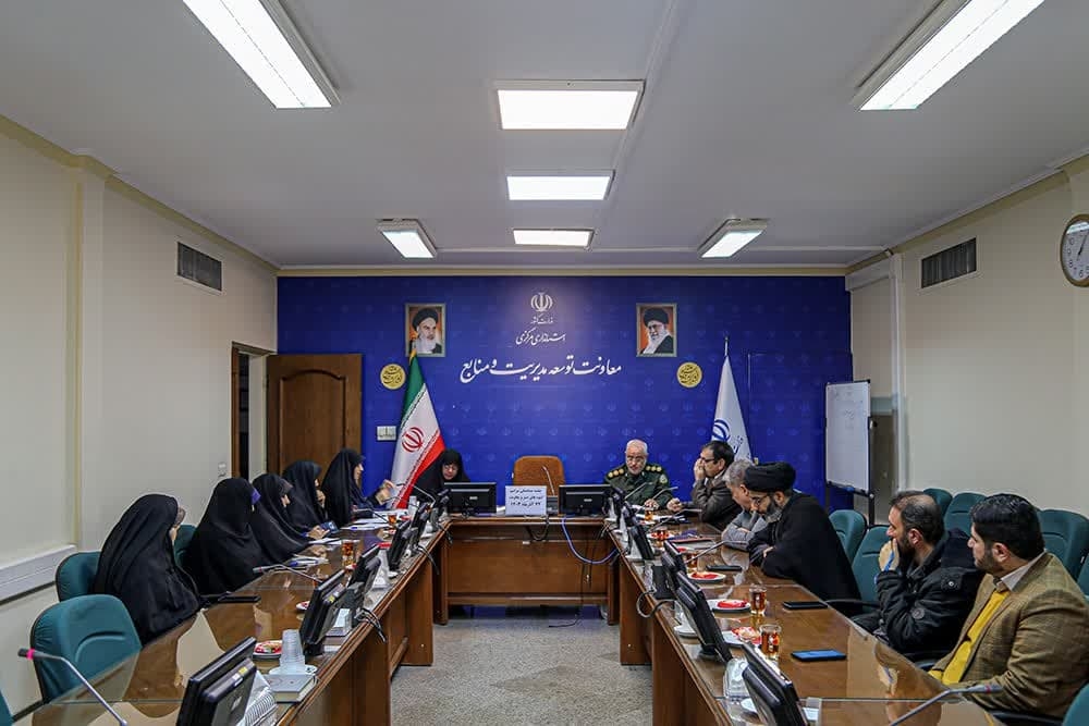 جلسه شورای هماهنگی زنان دردفاع مقدس به ریاست  مفتح زاده  مدیرکل امور زنان  و خانواده استاندار ی در محل سالن جلسات استانداری  تشکیل  گردید .
چهارشنبه ۲۱ آذر ۱۴۰۳