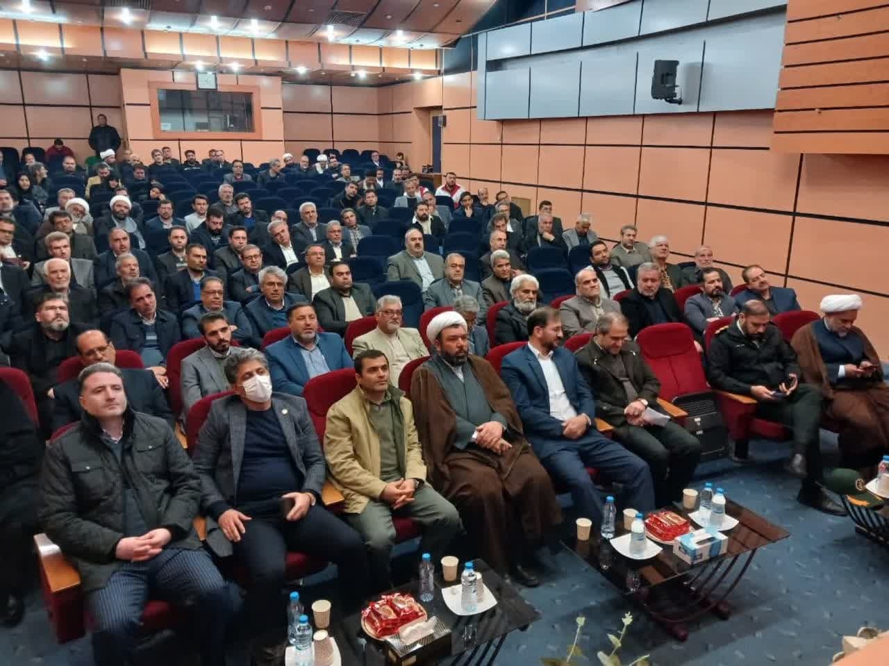 اعضای شورای اداری ساوه به پویش ۲ درجه کمتر پیوستند