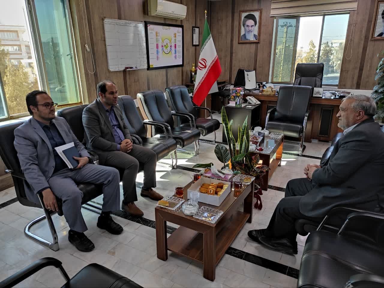 مدیر کل بنیاد مسکن انقلاب اسلامی استان با سرپرست فرمانداری خمین دیدار کرد