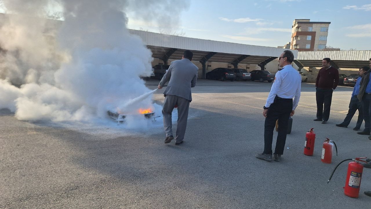دومین جلسه از دوره آموزشی «آتش سوزی»