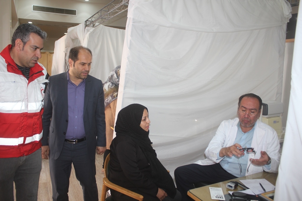 سرپرست فرمانداری از وضعیت خدمات رسانی پزشکان جمعیت هلال احمر در بیت حضرت امام (ره) بازدید کرد