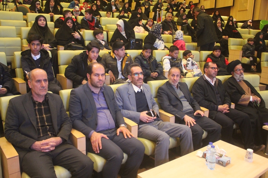 اختتامیه یازدهمین دوره مسابقات قرآنی گلهای محمدی و گلهای فاطمی شهرستان خمین برگزار شد