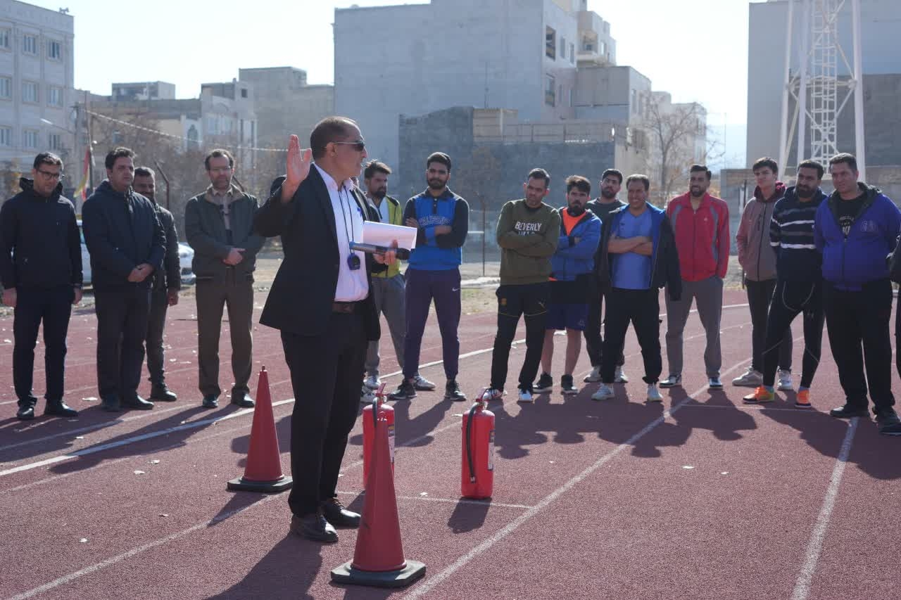 برگزاری آزمون عملی آتش نشانان و رانندگان خودروهای آتش نشانی