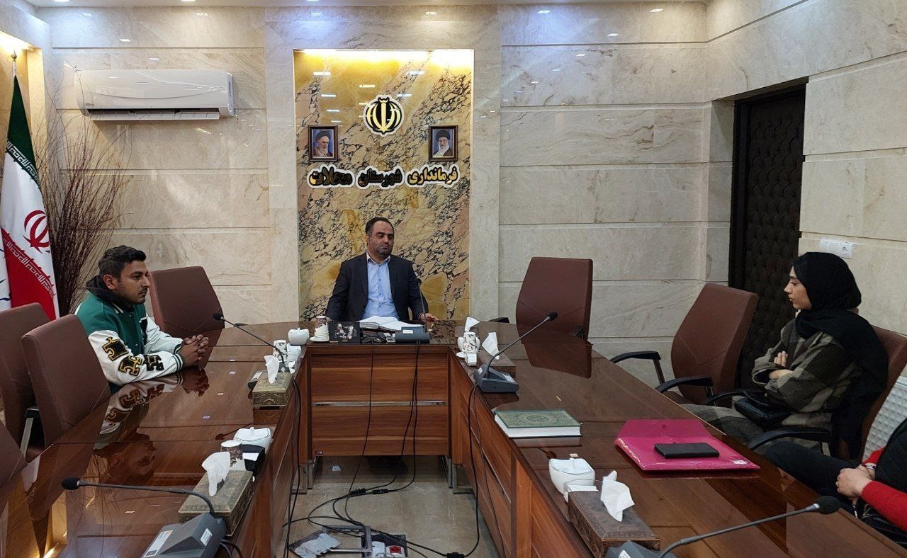 دیدار تعدادی از حامیان حیوانات با فرماندار