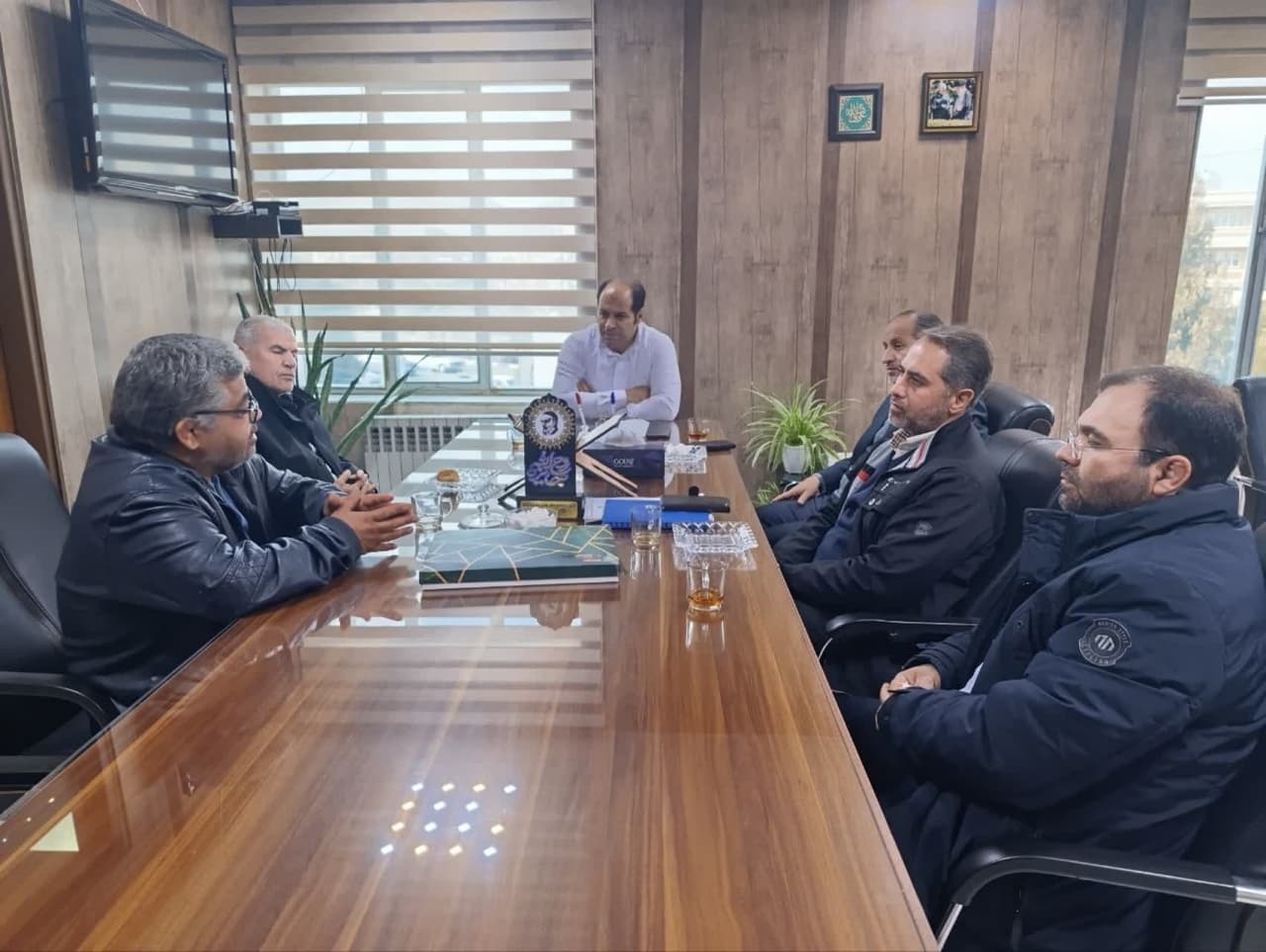 روسای اداره ورزش و هیات کشتی شهرستان با سرپرست فرمانداری خمین دیدار کردند