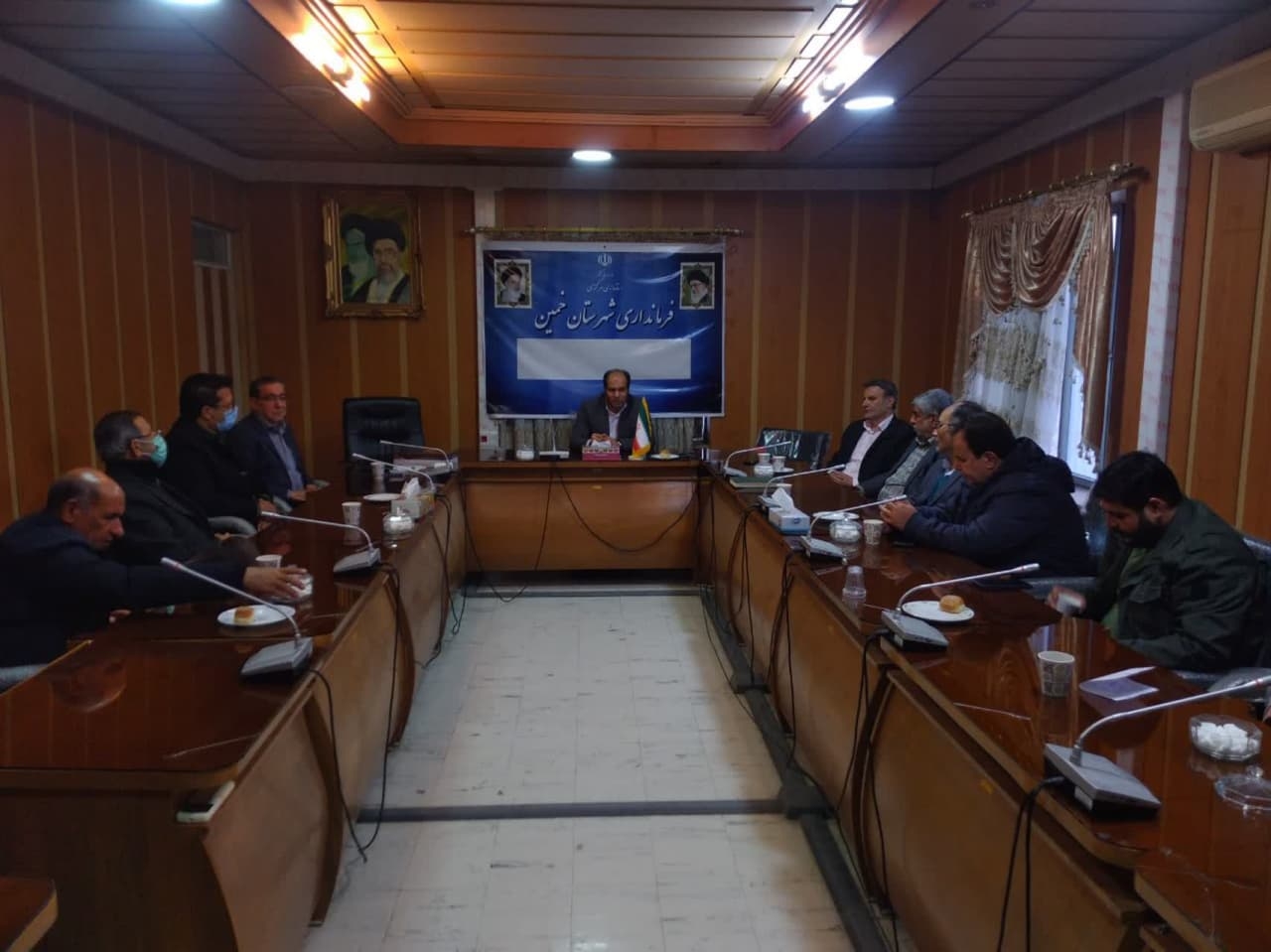 تعدادی از فرهیختگان و خیرین شهرستان با سرپرست فرمانداری خمین دیدار کردند