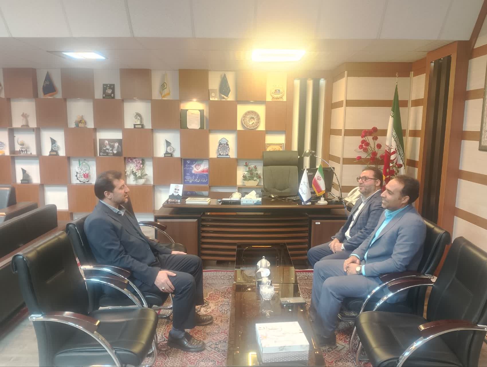 دیدار و نشست رئیس شورای اسلامی بخش زالیان با سرپرست فرمانداری شهرستان شازند