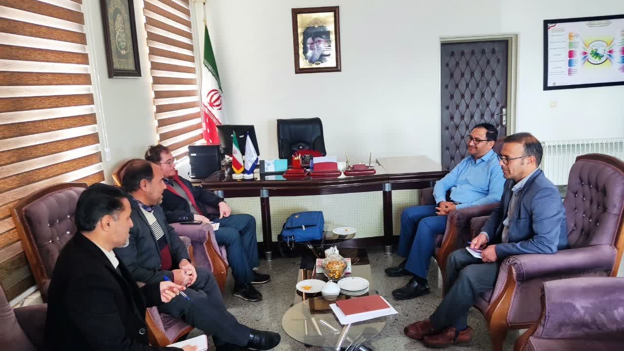 بررسی مشکلات حوزه بهداشت و درمان و هماهنگی برگزاری مجمع سلامت شهرستان خنداب