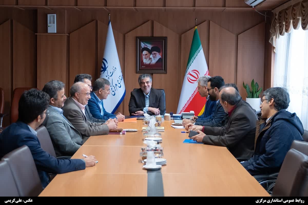 بررسی وضعیت جابه‌جایی جایگاه سوخت مقابل بیمارستان ولی‌عصر (عج) اراک با حضور استاندار محترم مرکزی ، معاون محترم هماهنگی امور عمرانی و مدیرکل محترم پدافند غیرعامل