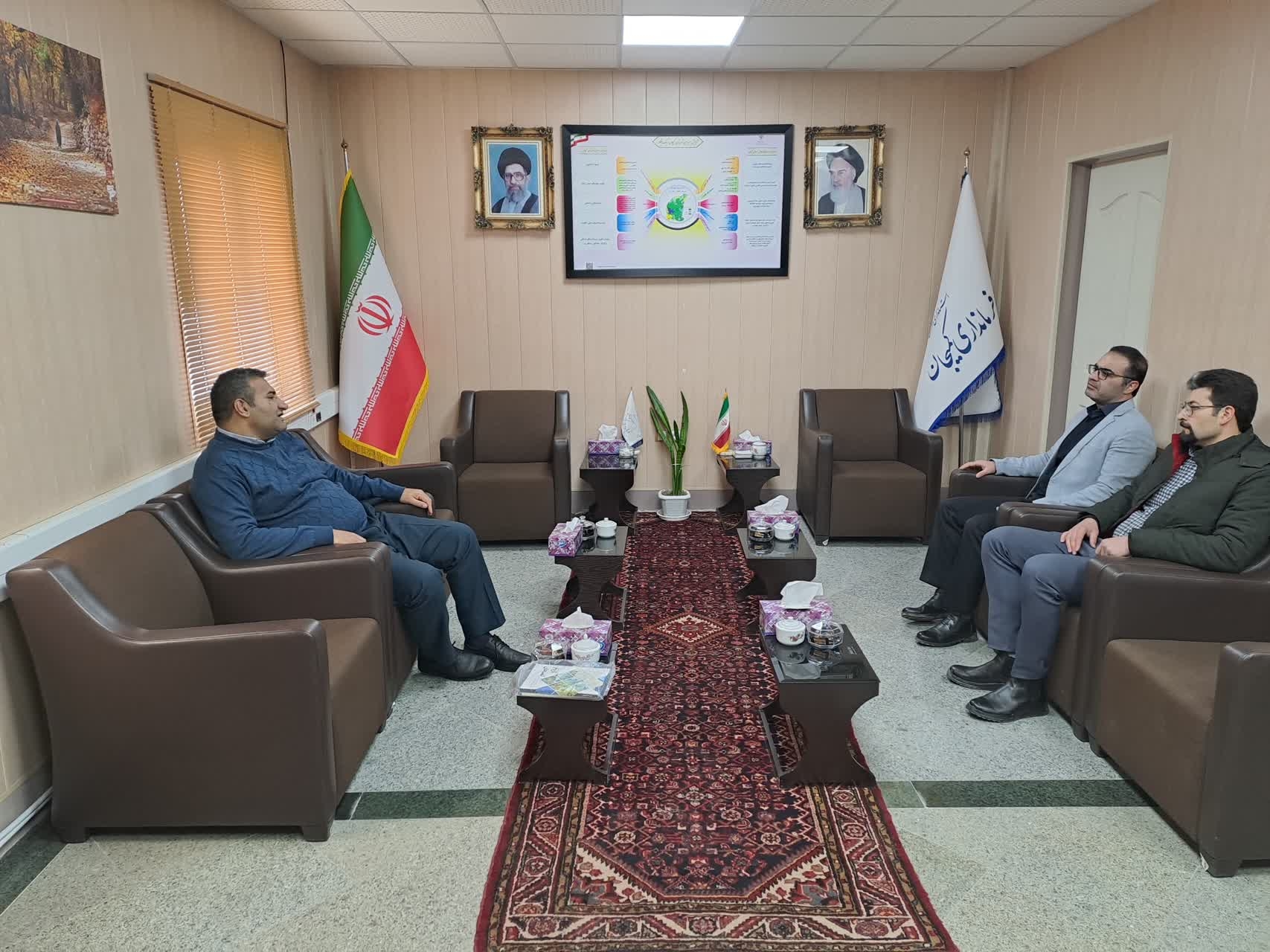 دیداررئیس آبفا شهرستان ، رئیس میراث فرهنگی شهرستان کمیجان با دکتر مددی سرپرست فرمانداری شهرستان
