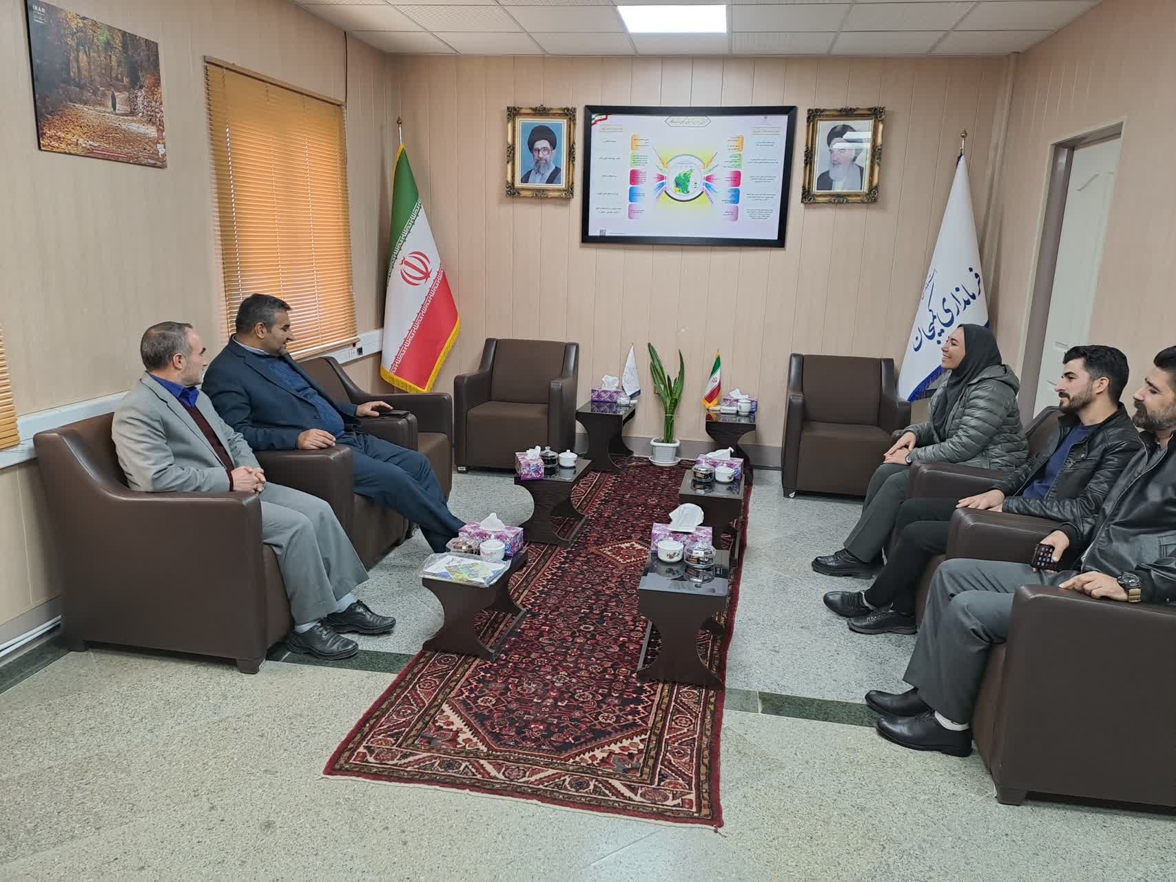 دیدار دهیاران وفس ، راستگردان و ذادق آباد  با دکتر مددی سرپرست فرمانداری شهرستان کمیجان