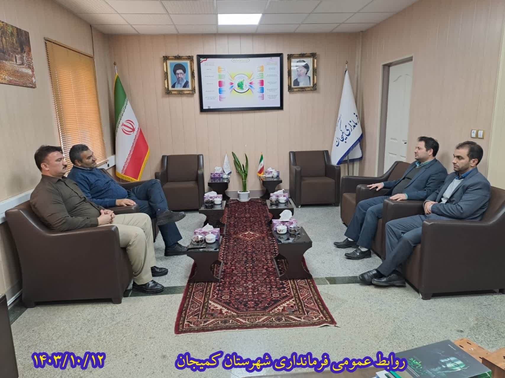 دیدار رئیس بنیاد شهید و امور ایثارگران شهرستان کمیجان به اتفاق همکاران با دکتر مددی سرپرست فرمانداری شهرستان