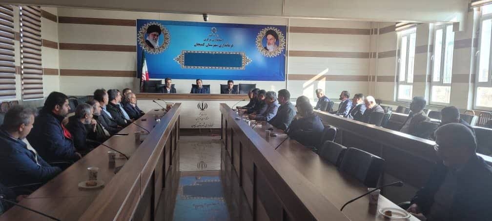 دیدار اعضای شورای اسلامی شهر و شهردار کمیجان به اتفاق تعدادی از معتمدین و فعالان سیاسی، اجتماعی و فرهنگی کمیجان با مددی فرماندار