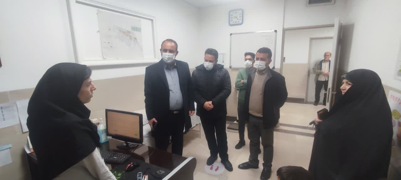 بازدید شبانه فرماندار از مرکز بهداشت و سلامت پرندک