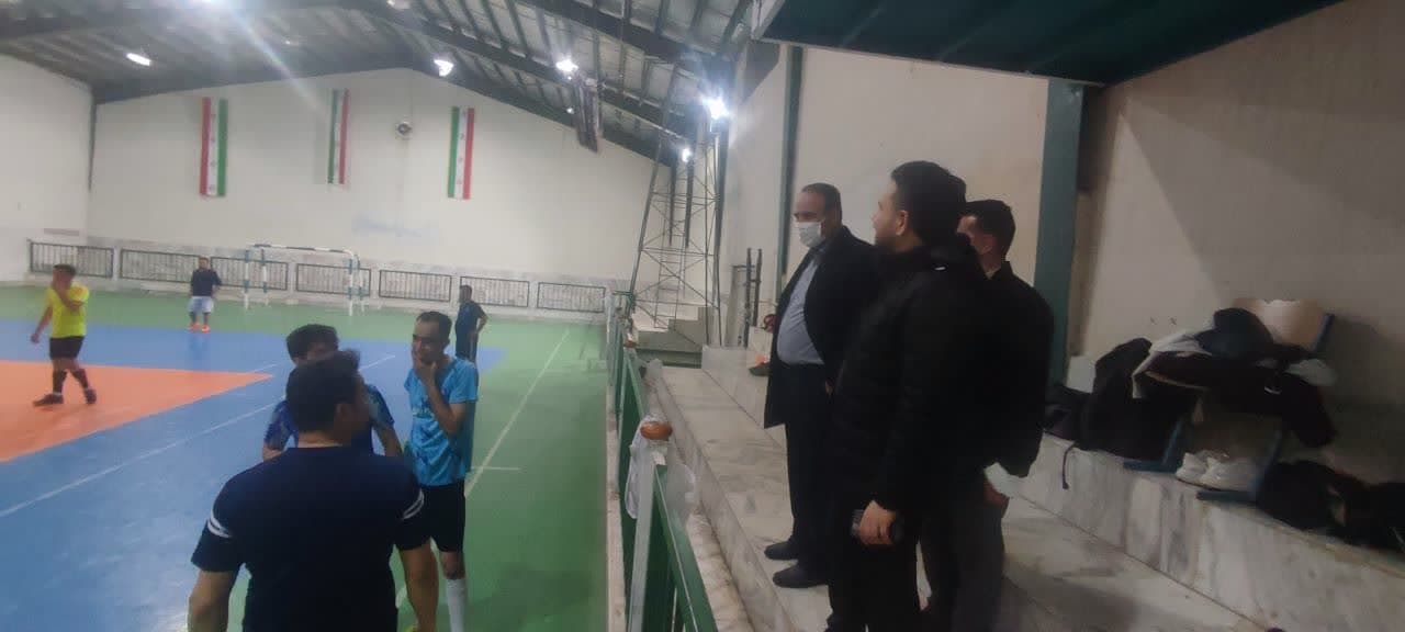 بازدید فرماندار از وضعیت زمین چمن پرندک