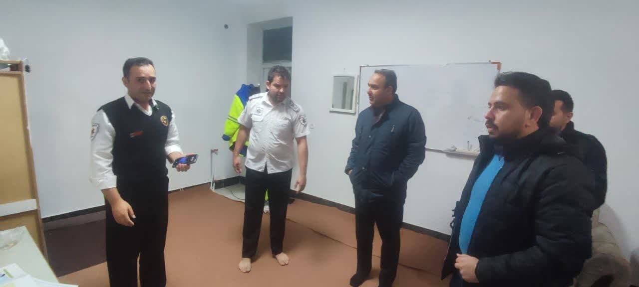 بازدید فرماندار از پایگاه اورژانس رازقان