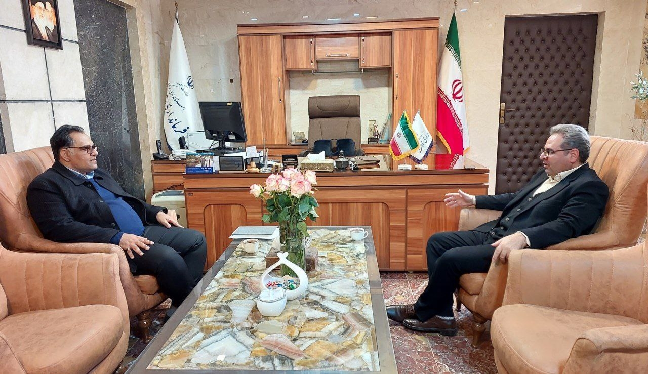 تعدادی از روسای ادارات شهرستان محلات با سرپرست فرمانداری شهرستان دیدار و گفتگو کردند.