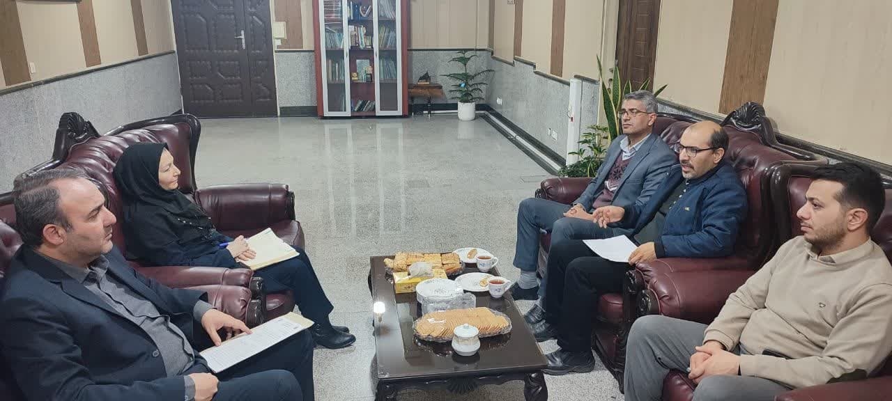 دیدار رئیس اداره امور مالیاتی با فرماندار